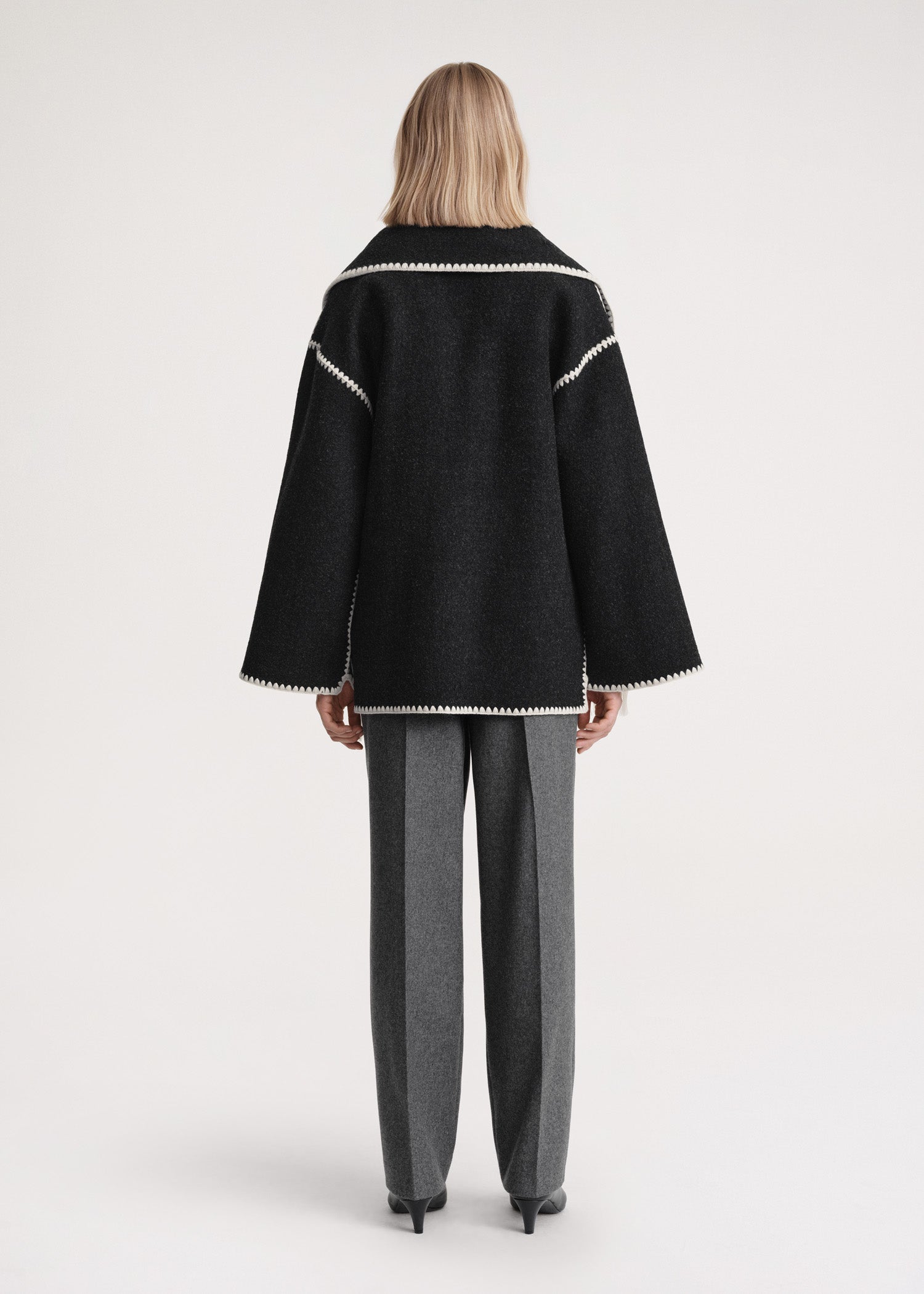 Elyora - Poncho Jamie